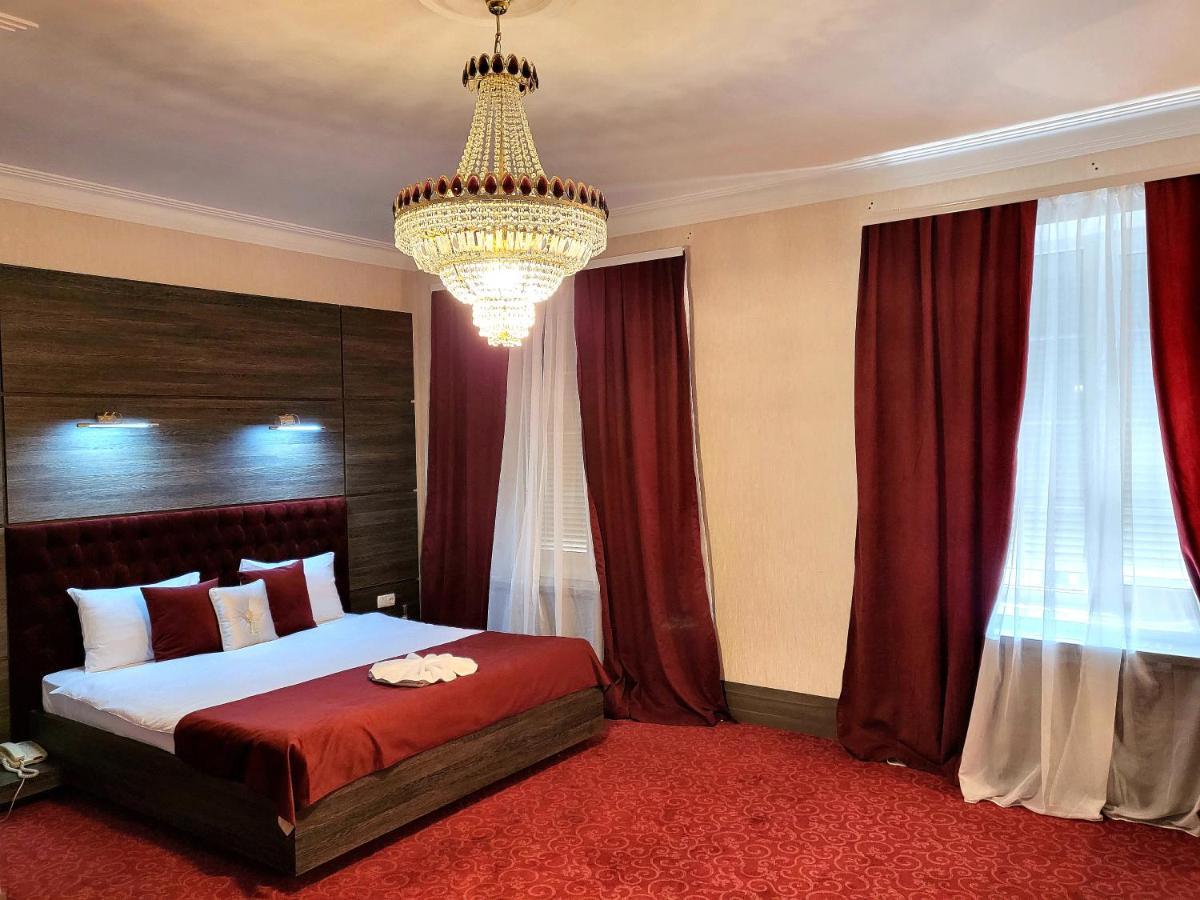 Maxim Pasha Hotel Kişinev Dış mekan fotoğraf